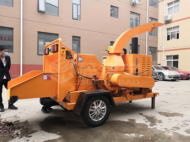 園林綠化好幫手樹枝粉碎機解決樹枝處理問題